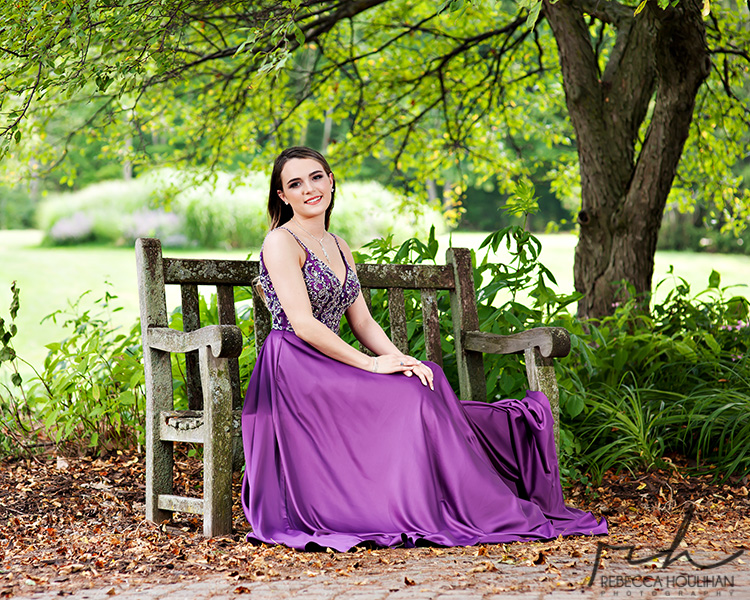 senior portraits in the gardens with Fantastic Finds
